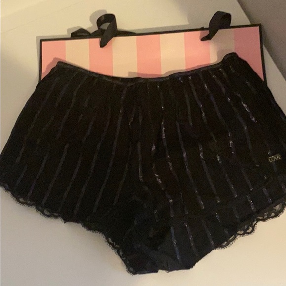 Sold out New Victoria’s Secret pj set Black - Picture 6 of 6